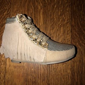 Sneaker/boots. Joyfolie kids